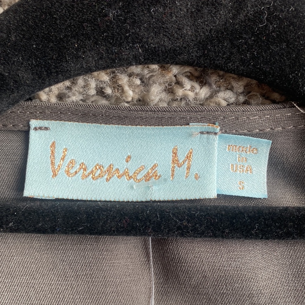 Gray jacket - Picture 2 of 4